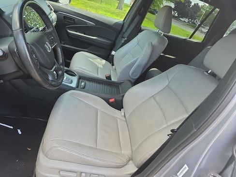 Used 2023 Honda Passport EX-L image 10