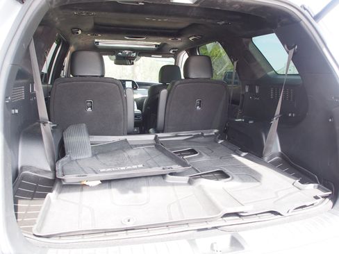 Used 2022 Hyundai Palisade Calligraphy w/ Winter Package image 17