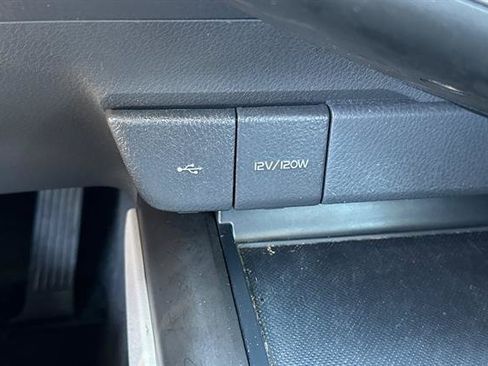 Used 2021 Toyota Camry SE FWD image 31