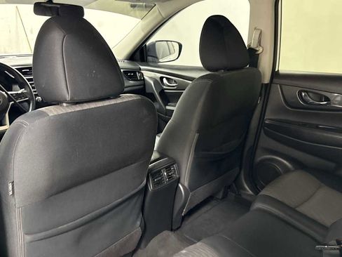 Used 2017 Nissan Rogue S image 24