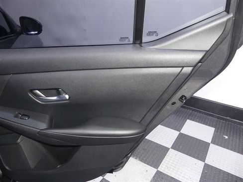 Used 2020 Nissan Sentra SV image 24