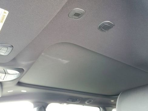 New 2026 Chrysler Pacifica Limited image 28