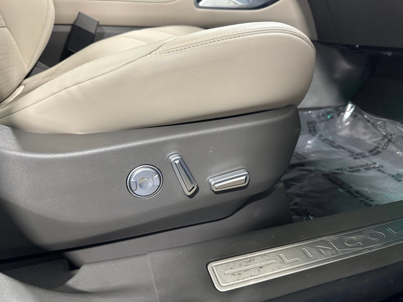 Used 2025 Lincoln Nautilus Reserve AWD/4WD image 50