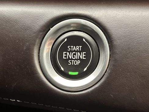 Used 2022 Cadillac Escalade ESV Sport Platinum w/ LPO, ONYX Package image 22