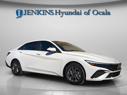New 2026 Hyundai Elantra Sport image 11