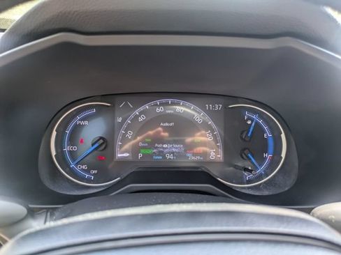 Used 2025 Toyota RAV4 XLE AWD/4WD image 23