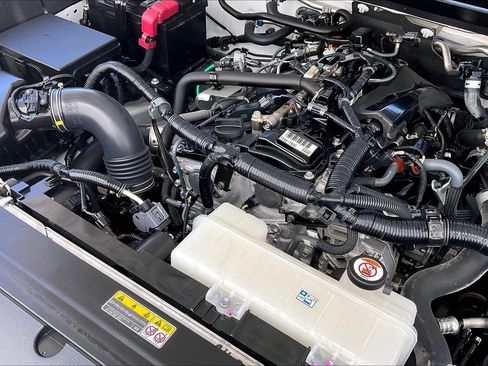 Used 2024 Toyota Tacoma SR5 AWD/4WD image 35