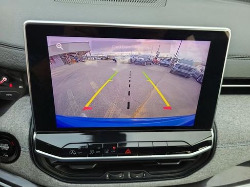 Used 2024 Jeep Compass Latitude image 21