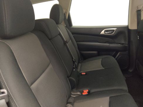 Used 2019 Nissan Pathfinder S FWD image 19