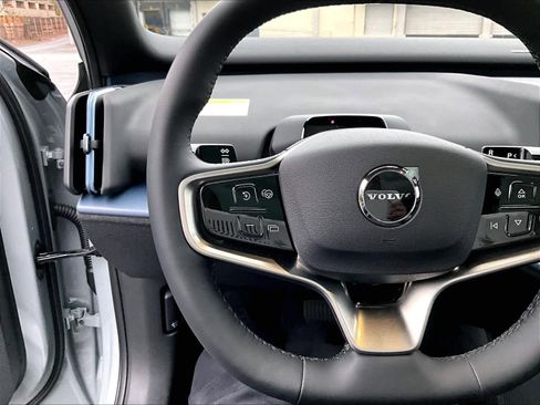 New 2026 Volvo EX30 Plus w/ Climate Package image 17