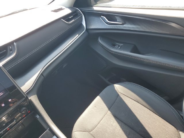 Used 2023 Jeep Grand Cherokee L Laredo RWD image 28