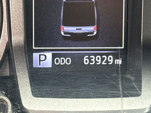 Used 2022 Toyota Tacoma TRD Off-Road image 2