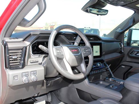 Used 2025 GMC Sierra 2500 AT4 w/ AT4 Premium Plus Package image 16