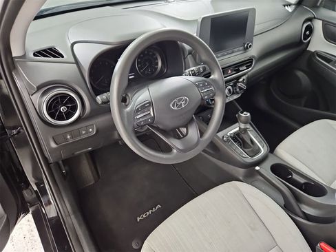 Used 2022 Hyundai Kona SEL image 2