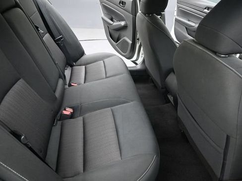 Used 2025 Nissan Altima 2.5 SV FWD image 19