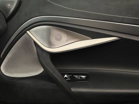 Used 2024 McLaren 750S Spider RWD image 28