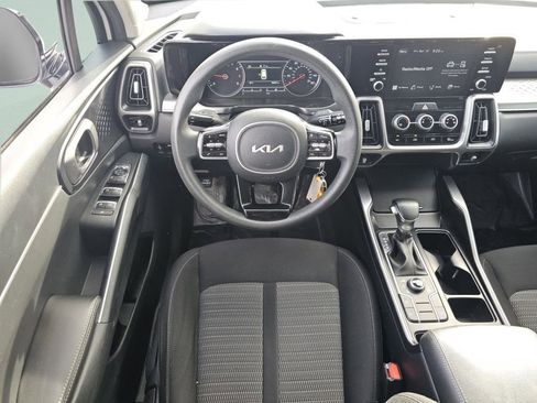 Used 2022 Kia Sorento LX AWD/4WD image 4