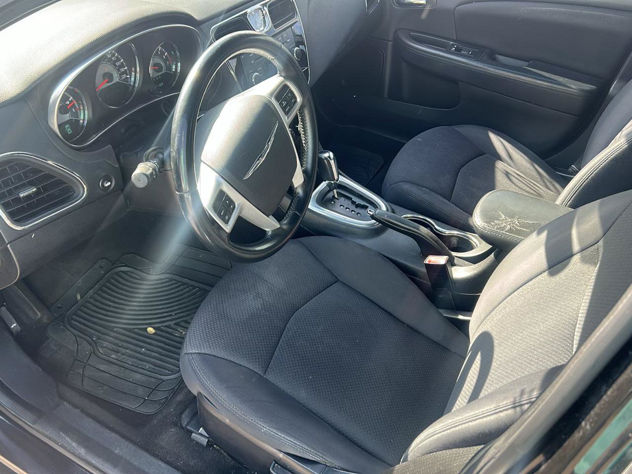 Used 2013 Chrysler 200 Touring FWD image 9