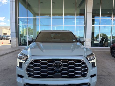 Used 2026 Toyota Sequoia Platinum AWD/4WD image 23