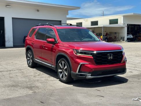 Used 2023 Honda Pilot Touring image 12