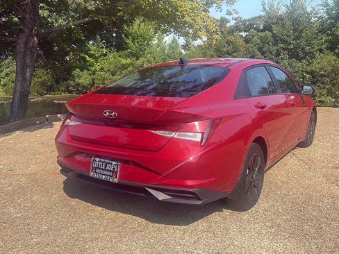 Used 2023 Hyundai Elantra SEL FWD image 4