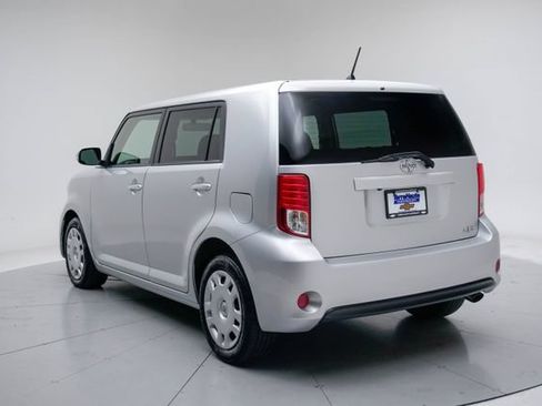 Used 2015 Scion xB FWD image 3