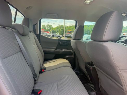 Used 2021 Toyota Tacoma SR5 RWD image 17