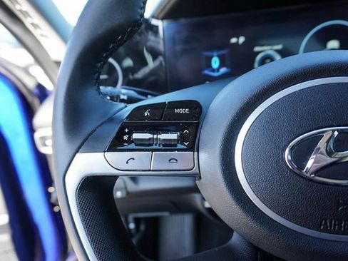 Used 2023 Hyundai Elantra SEL w/ Convenience Package image 18