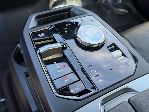 Used 2025 BMW iX M60 image 30