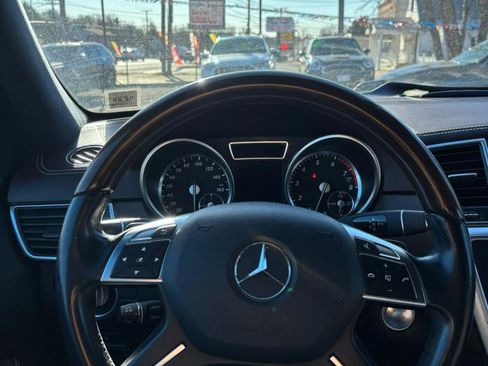 Used 2016 Mercedes-Benz GL 550 4MATIC image 9