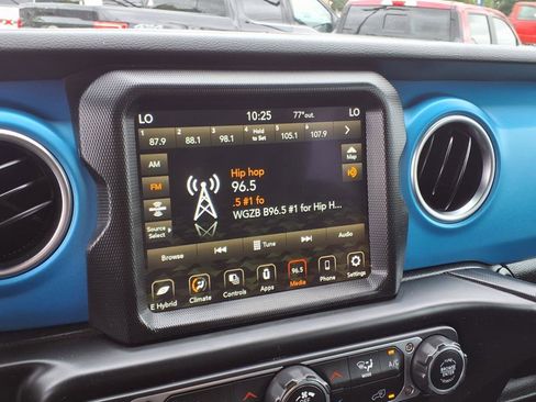 Used 2023 Jeep Wrangler Unlimited Rubicon 4xe image 22