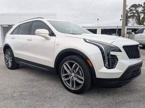 Used 2022 Cadillac XT4 Sport image 2