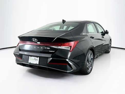 Used 2024 Hyundai Elantra Limited FWD image 9