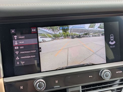 Certified 2026 Porsche Macan AWD/4WD image 18