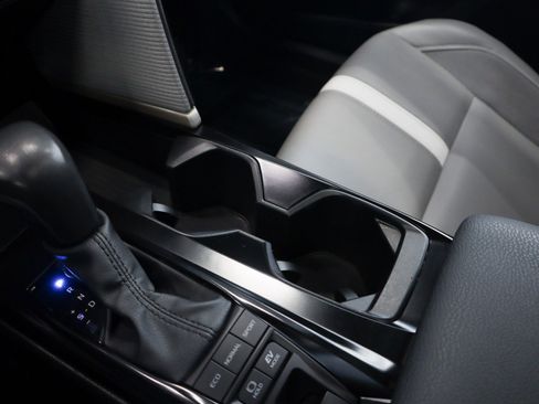 Used 2025 Toyota Camry SE image 21