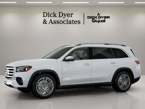 Used 2025 Mercedes-Benz GLS 450 4MATIC image 26