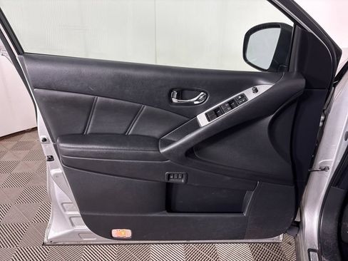 Used 2011 Nissan Murano SL AWD/4WD image 17