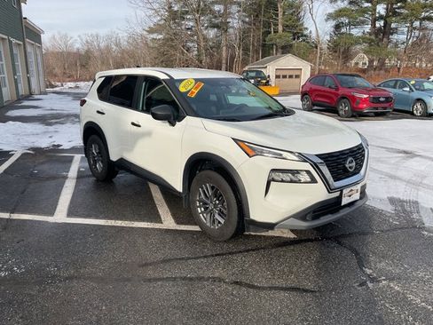 Used 2022 Nissan Rogue S image 5