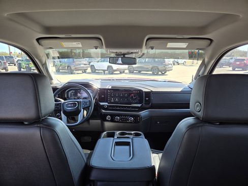 Used 2024 GMC Sierra 1500 SLT w/ X31 Off-Road Package image 23