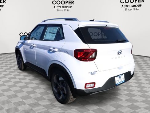 New 2026 Hyundai Venue SEL image 8