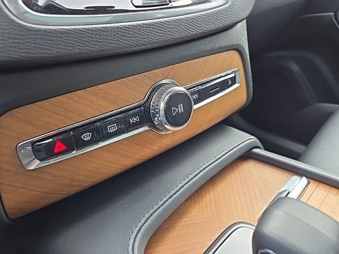 Certified 2023 Volvo XC90 B6 Plus w/ Protection Package Premier image 26