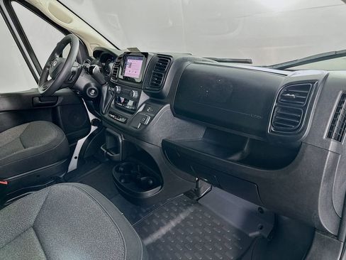 Used 2025 RAM ProMaster 2500 w/ U-Haul Equipment Group FWD image 29