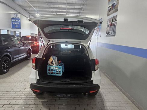Used 2022 Honda HR-V EX image 15