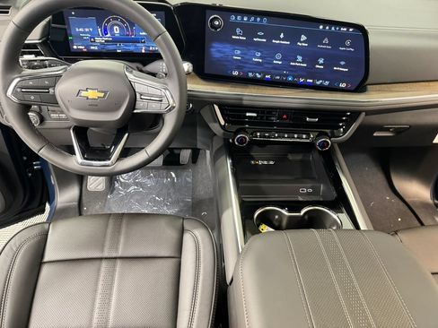 New 2026 Chevrolet Suburban High Country w/ Sun And Tow Package AWD/4WD image 14
