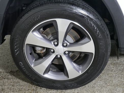 Used 2020 Jeep Cherokee Limited AWD/4WD image 15