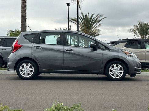 Used 2018 Nissan Versa Note SV FWD image 3