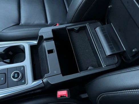 Certified 2023 Ford Explorer XLT w/ Equipment Group 202A image 22