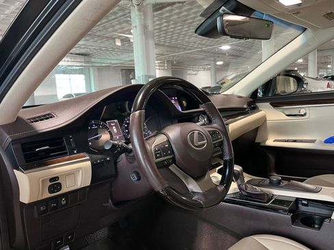 Used 2018 Lexus ES 350 w/ Premier Package FWD image 16