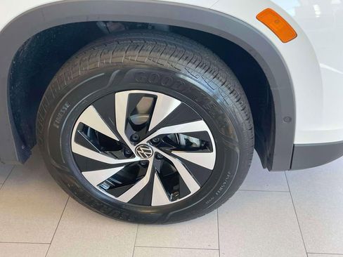 New 2026 Volkswagen Tiguan SE R-Line AWD/4WD image 9