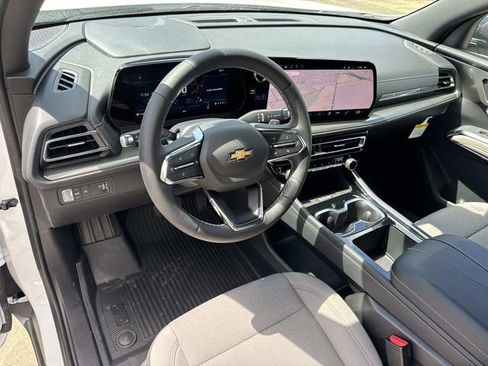 New 2026 Chevrolet Traverse LT w/ LPO, Floor Liner Package FWD image 20